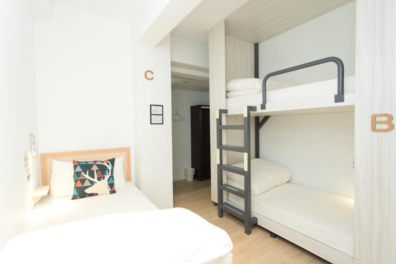 4Plus Hostel Taipei Extérieur photo